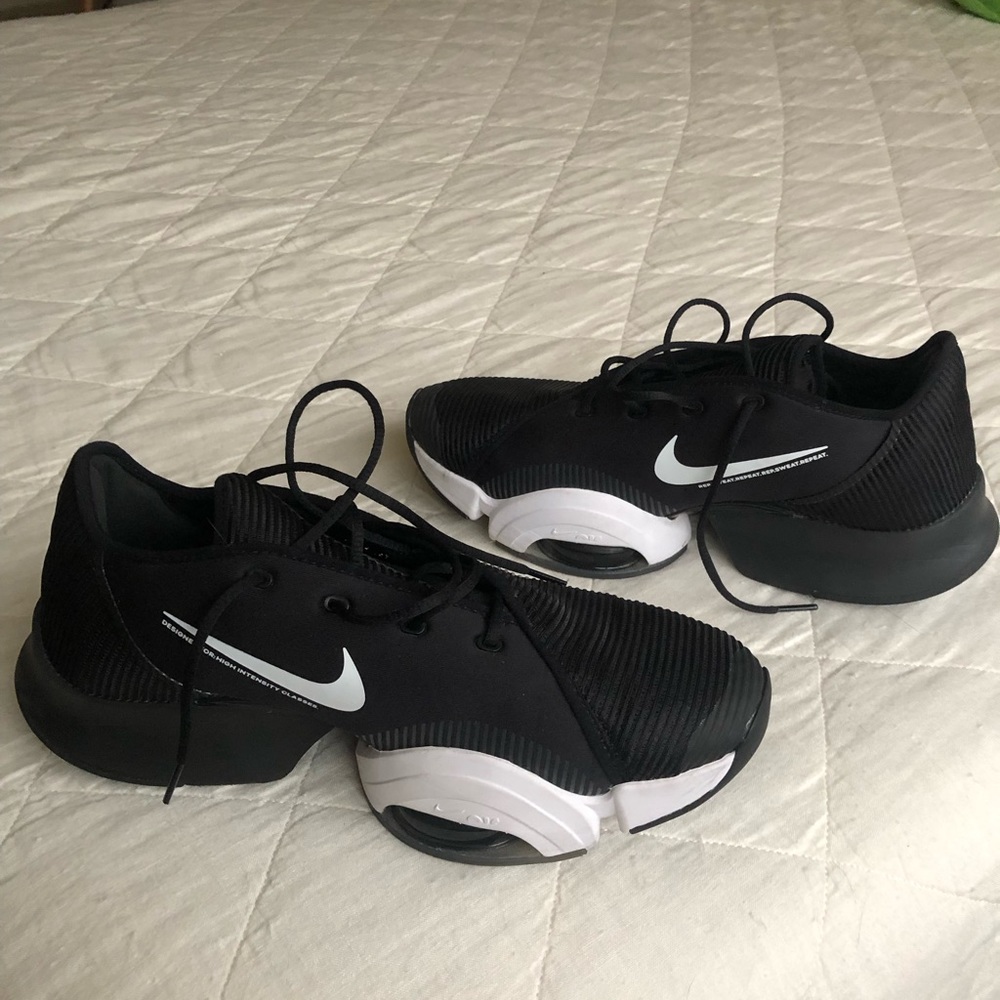 Nike Black and White Zoom Athletic Shoes - Picture 7 of 7